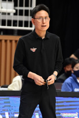 [오피셜] '최하위' 신한은행, 시즌 3G 남겨두고 움직였다!…새 단장에 서동철 전 KT 감독 선임 반드시 승리하는 팀 만들겠다 