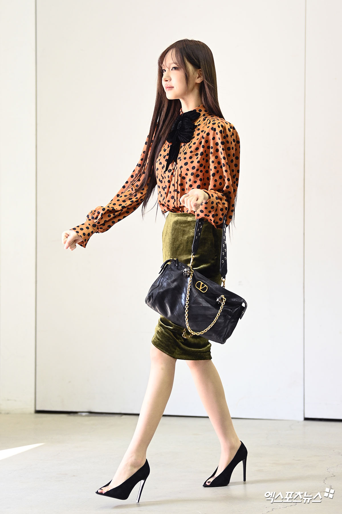 리즈 '걷는게 신기할 정도, 독특한 힐'