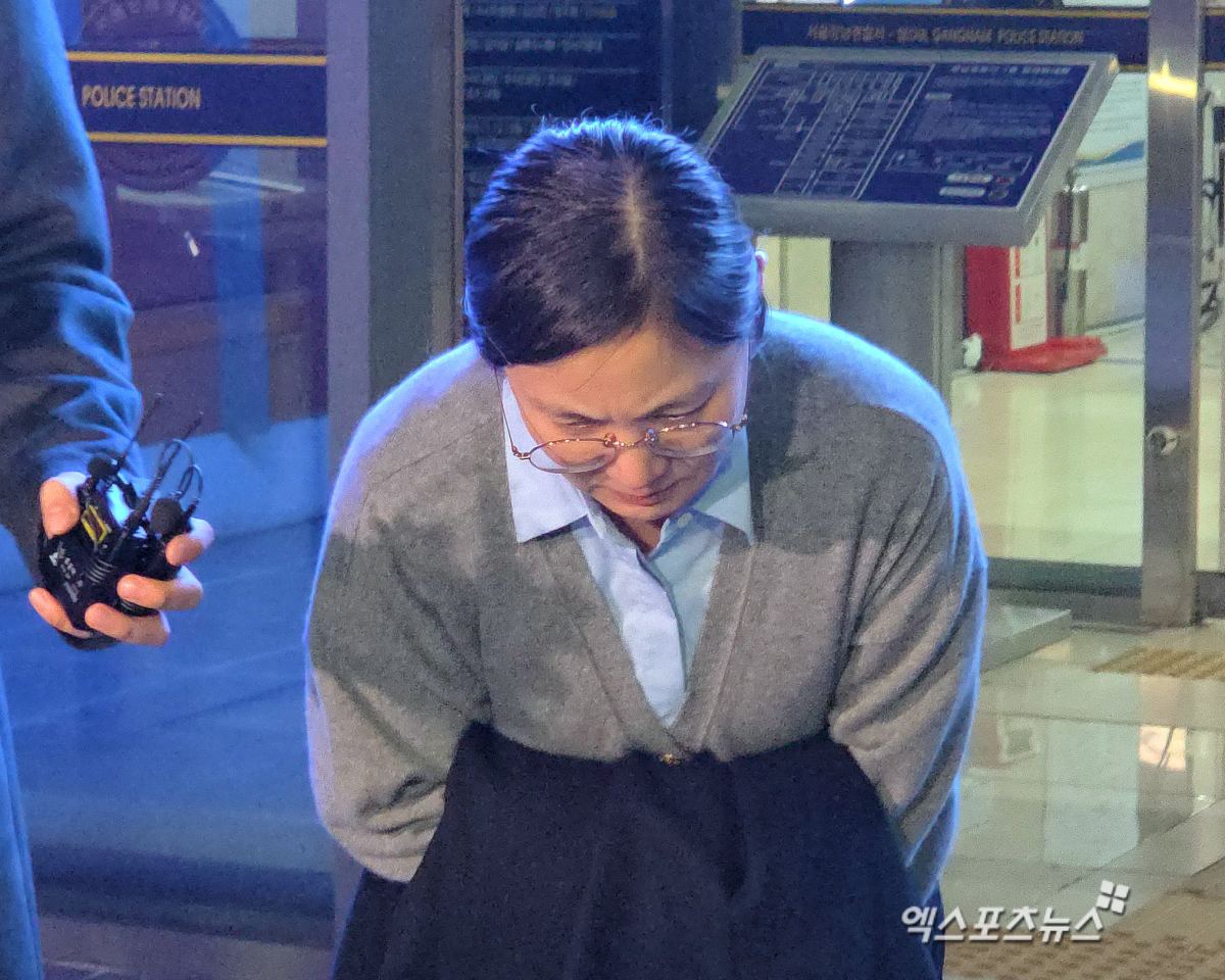 박나래, 2차 경찰조사 후 허리 숙여 사과