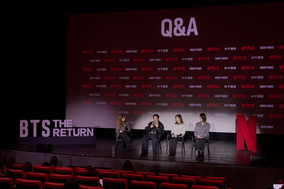 MC, 바오 응우옌 감독, 제인 차 커틀러 프로듀서, 김현정 빅히트 뮤직 VP (왼쪽부터)