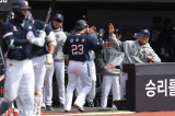 '곽빈 KKKKKKKKK+선발 전원 안타' 두산 투타 황금 밸런스 폭발→12-7 승리!...강승호 3안타+이유찬 5타점 폭격 [수원:스코어]