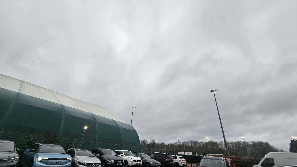 홍명보호 훈련장인 에머슨 밸리 풋볼클럽 내 대형 실내 연습장. 밀턴 케인즈, 김현기 기자