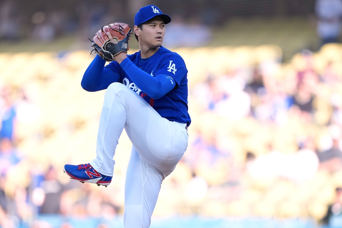 LA 다저스 오타니 쇼헤이가 25일(한국시간) 미국 캘리포니아주 로스앤젤레스의 다저 스타디움에서 열린 LA 에인절스와 2026 미국 메이저리그(MLB) 시범경기 홈게임에서 선발 등판, 4이닝 4피안타 2볼넷 11탈삼진 3실점을 기록했다. 아웃카운트 12개 중 11개를 삼진으로 잡았지만, 5회 갑자기 구속이 떨어지며 3점을 내주고 무너졌다. 타석에서는 2타수 1안타를 기록한 후 대타로 교체됐다. 연합뉴스