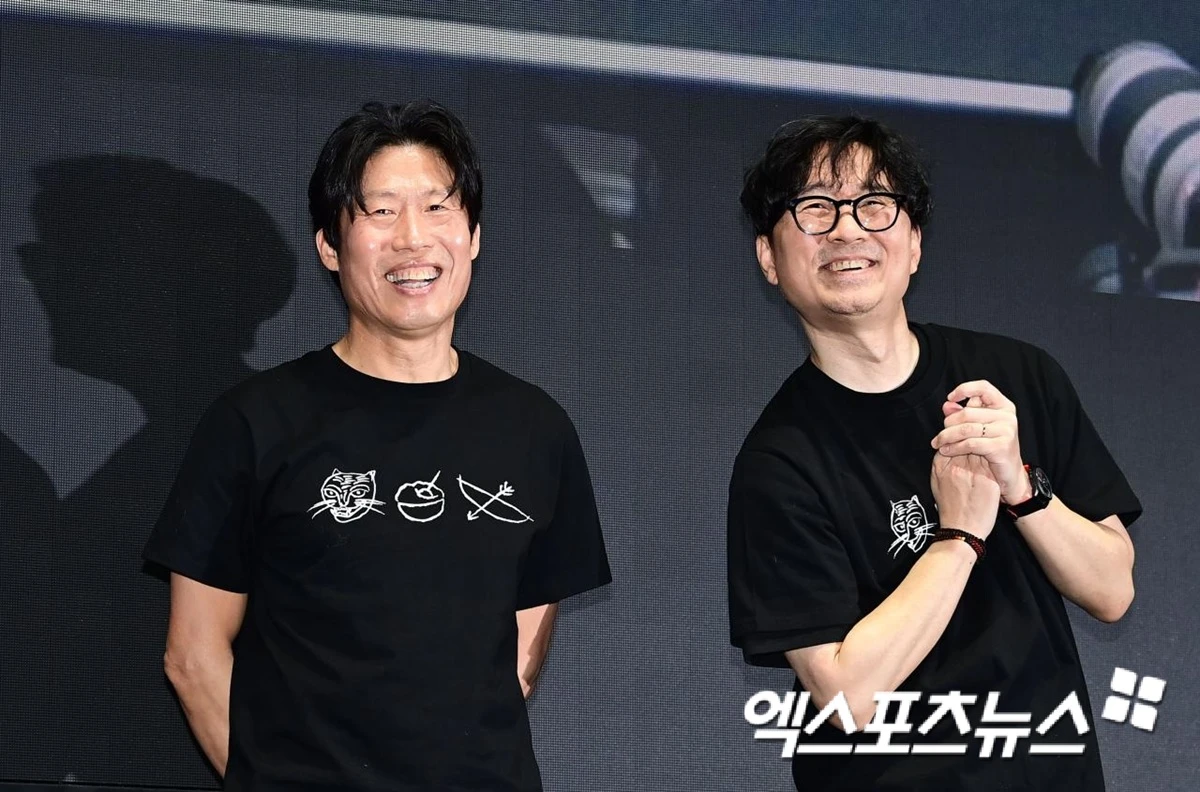 영화 '왕과 사는 남자' 장항준 감독과 배우 유해진.