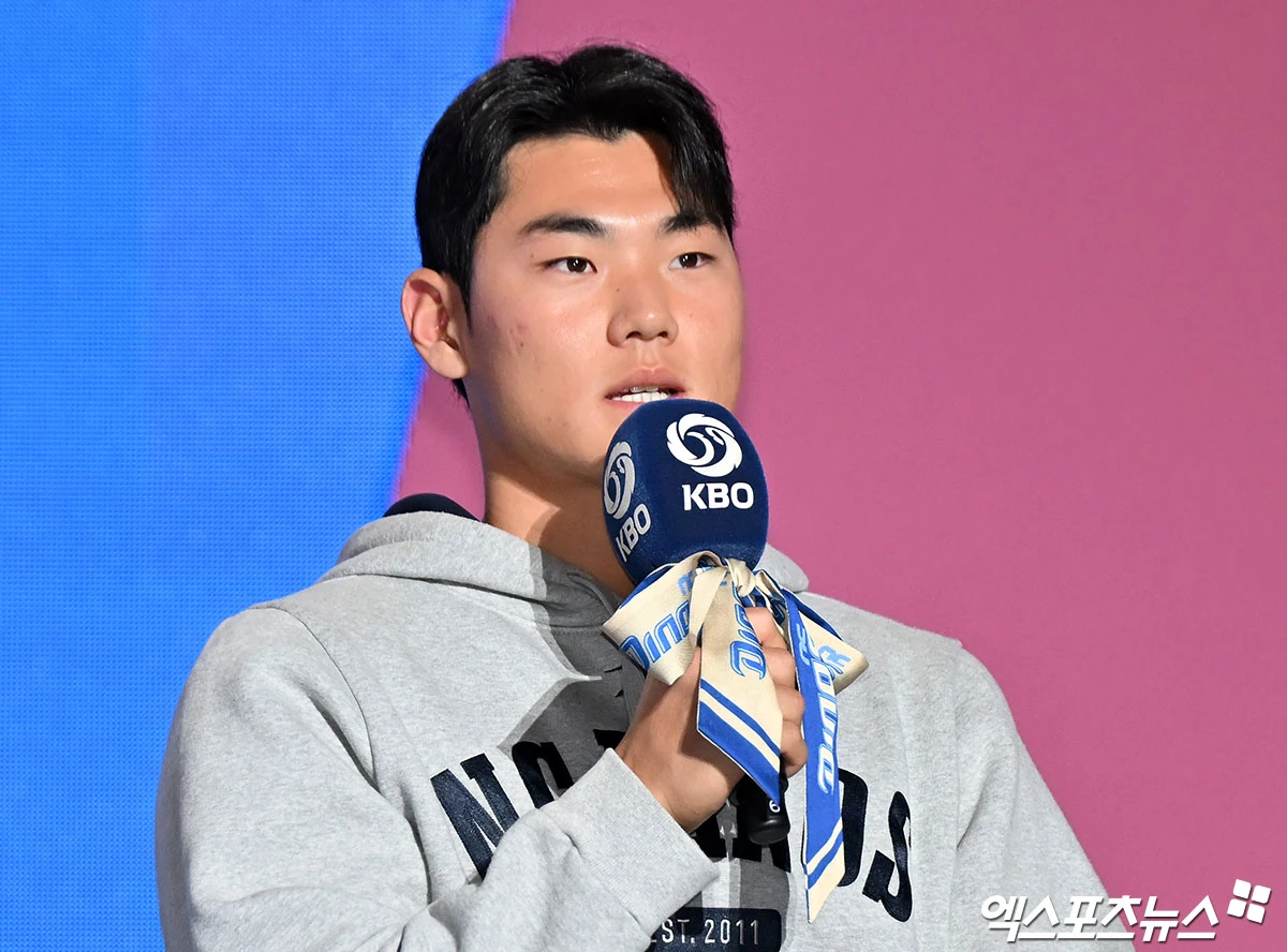 26일 오후 서울 송파구 롯데호텔 월드에서 열린 ‘2026 신한은행 SOL KBO’ 미디어데이, NC 김주원이 질문에 답변하고 있다. 잠실, 김한준 기자
