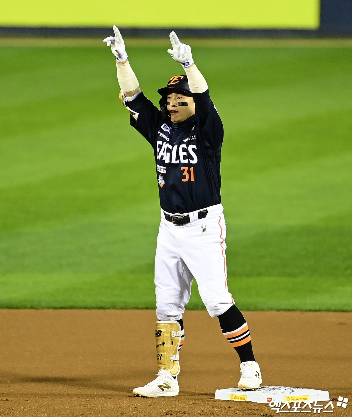 한화 이글스 베테랑 외야수 손아섭이 정규시즌 개막 엔트리에 포함됐다. 지난달 초 한화와 1년 총액 1억원에 FA 계약을 맺은 손아섭은 올해 시범경기에서 7경기 13타수 5안타 타율 0.385, 2타점, 출루율 0.385, 장타율 0.538을 기록했다. 엑스포츠뉴스 DB