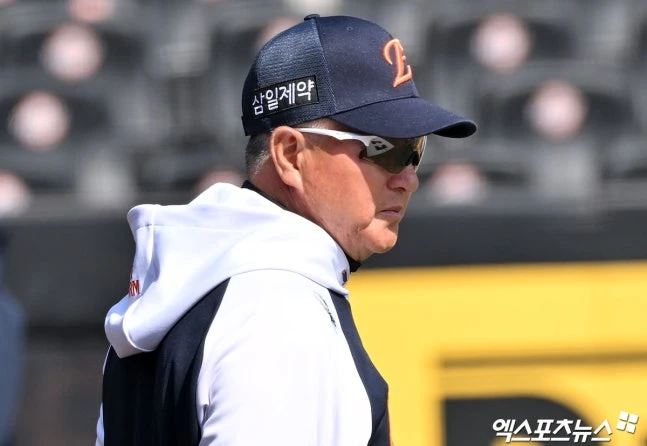 한화 이글스 신인 외야수 오재원이 구단 창단 41년사 최초로 고졸 신인 개막전 리드오프 출전이라는 새 역사를 썼다. 오재원은 지난 2009년 김상수과 2022년 김도영에 이어 KBO리그에서도 역대 세 번째 기록을 세웠다. 한화는 28일 대전 한화생명볼파크에서 키움 히어로즈와 18년 만에 홈 개막전을 치른다. 대전, 김한준 기자