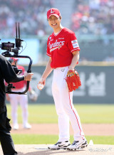 손종원 셰프 '마운드에서도 여심 사로잡는 꽃미소'[엑's HD포토]