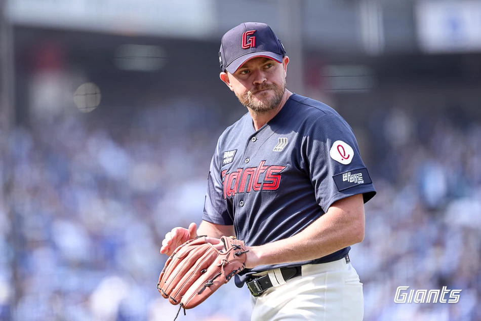 롯데 자이언츠 외국인 투수 제레미 비슬리가 29일 대구 삼성 라이온즈파크에서 열린 2026 신한 SOL KBO리그 삼성 라이온즈와의 팀 간 2차전에 선발등판, 5이닝 무실점으로 한국 무대 첫승을 따냈다. 사진 롯데 자이언츠