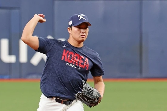 디트로이트 타이거스 산하 트리플A에서 뛰는 고우석이 첫 등판부터 무너졌다. 고우석은 30일 미국 펜실베이니아주 앨런타운의 코카콜라 파크에서 열린 리하이 밸리 아이언피그스와 경기에서 연장 10회 승부치기에 등판, ⅓이닝 0피안타 3볼넷 4실점(3자책)으로 패전투수가 됐다. 제구가 잘 되지 않았고, 구속도 기대만큼은 아니었다. 미국 생활 3번째 해를 맞이하는 고우석은 불안하게 시즌을 출발했다. 엑스포츠뉴스 DB