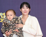 '비혼모' 사유리, 개그맨과 열애 인정…"아는 사람 한 명"