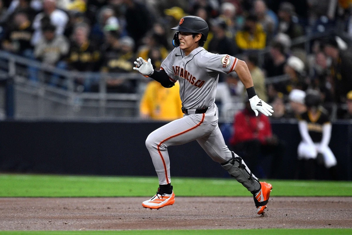 미국 메이저리그 샌프란시스코 자이언츠의 이정후가 1일(한국시간) 미국 캘리포니아 주 샌디에이고의 펫코 파크에서 열린 2026 메이저리그 샌디에이고 파드리스와의 원정 경기에 6번타자 겸 우익수로 선발출전, 5타수 3안타 3타점을 기록했다. 사진 연합뉴스