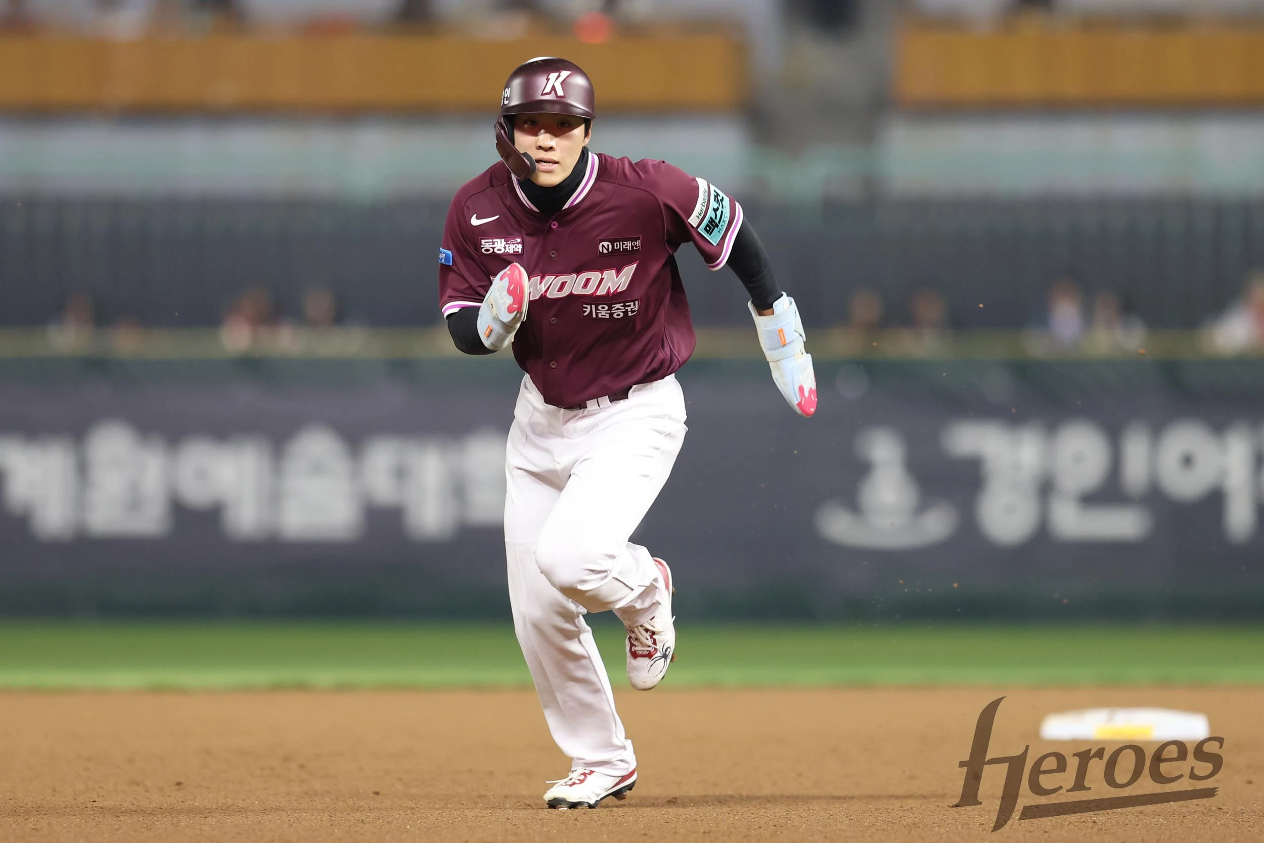 키움 히어로즈 외야수 이주형이 1일 인천 SSG랜더스필드에서 열린 2026 신한 SOL KBO리그 팀 간 SSG 랜더스와의 팀 간 2차전에서 멀티 히트를 기록, 팀 승리에 힘을 보탰다. 사진 키움 히어로즈