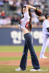 있지 유나 '시구 경력자의 와인드업'[엑's HD포토]