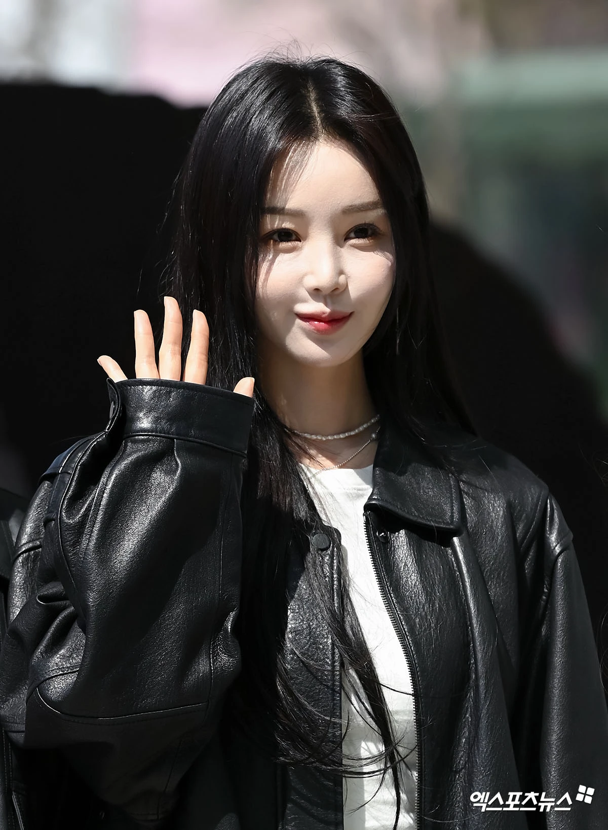 새빨간 앵두 입술