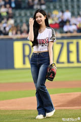 트리플에스 김채연 '3년 전에는 고척에서 시타, 오늘은 LG 시구'[엑's HD포토]