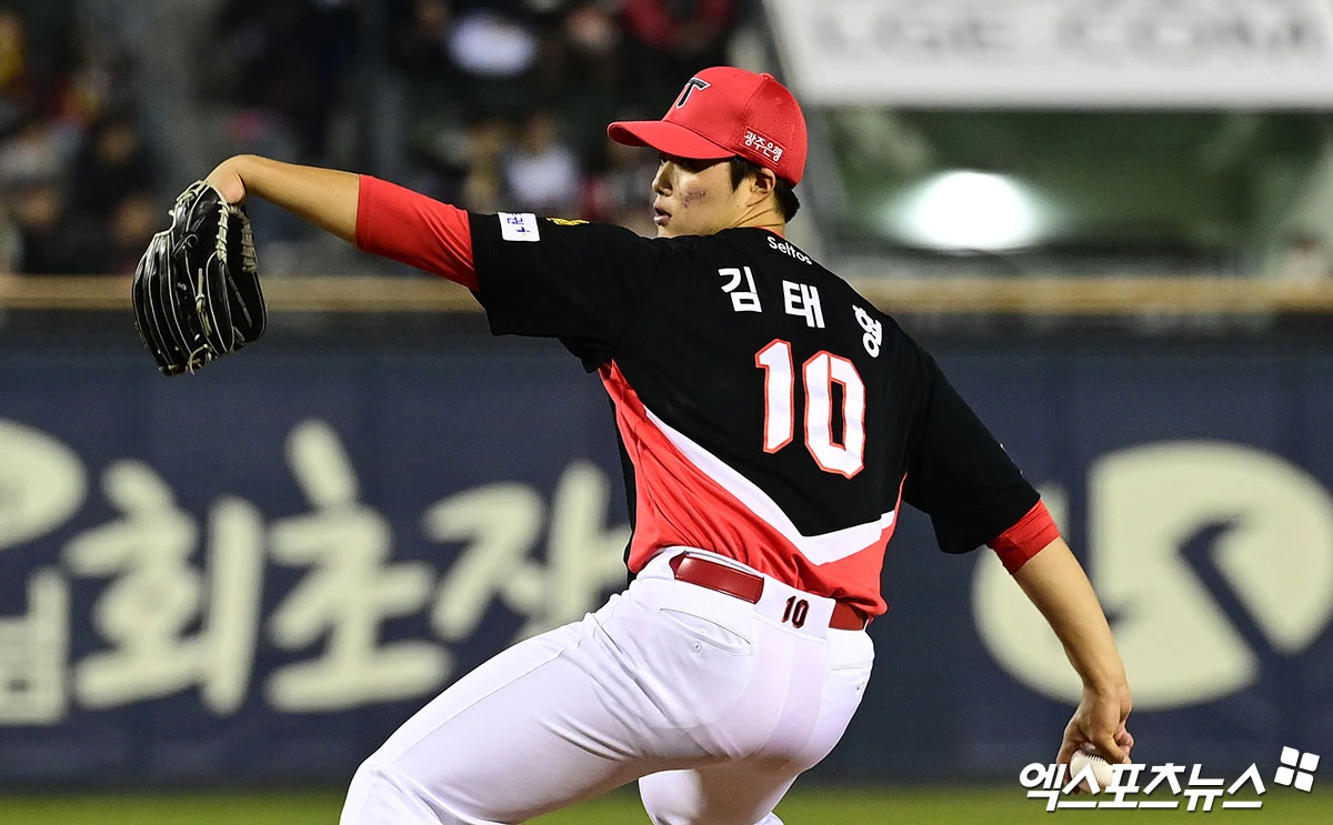 2일 오후 서울 송파구 잠실야구장에서 열린 '2026 신한 SOL Bank KBO리그' KIA 타이거즈와 LG 트윈스의 경기, 3회말 KIA 선발투수 김태형이 역투하고 있다. 잠실, 박지영 기자
