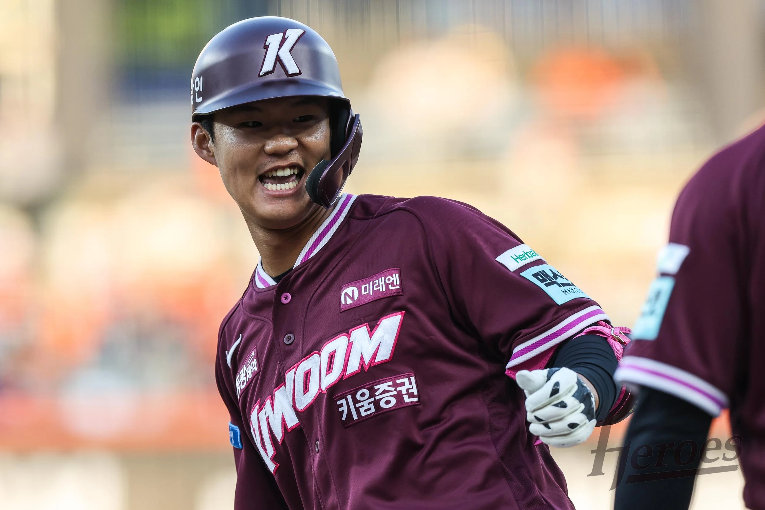 키움 히어로즈 외야수 박찬혁이 3일 서울 고척스카이돔에서 열린 2026 신한 SOL KBO리그 LG 트윈스와의 팀 간 1차전에서 멀티 히트를 기록, 팀 홈 개막전 승리에 기여했다. 사진 키움 히어로즈