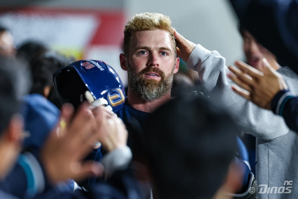 4일 오후 광주-KIA챔피언스필드에서 열린 '2026 신한 SOL KBO리그' NC 다이노스와 KIA 타이거즈의 경기, NC 맷 데이비슨이 홈런 1개 포함 5타수 2안타 1타점 1득점을 기록했다.