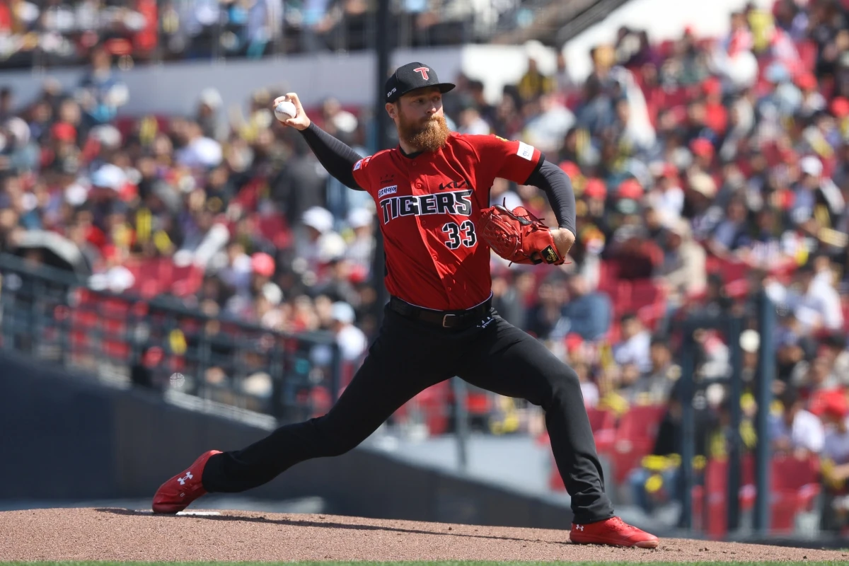 5일 오후 광주-KIA챔피언스필드에서 열린 '2026 신한 SOL KBO리그' NC 다이노스와 KIA 타이거즈의 경기, KIA 선발 아담 올러가 공을 힘차게 던지고 있다. KIA 타이거즈
