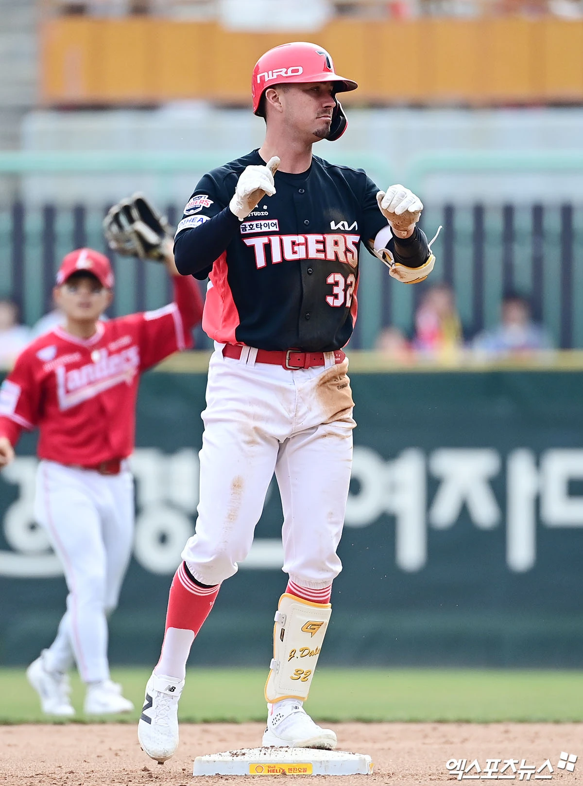 29일 오후 인천SSG랜더스필드에서 열린 '2026 신한 SOL Bank KBO리그' KIA 타이거즈와 SSG 랜더스의 경기, 4회초 2사 2루 KIA 데일이 적시 2루타를 때려내고 있다. 엑스포츠뉴스 DB