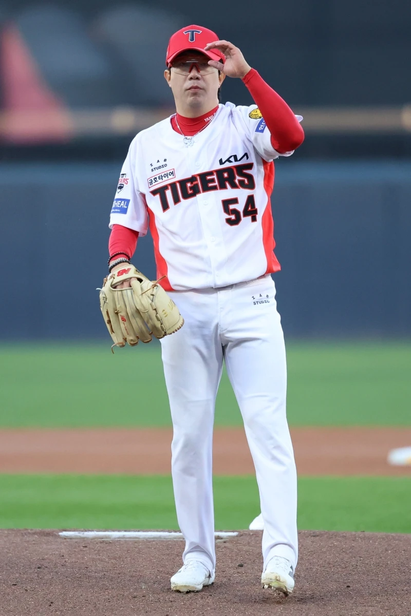 7일 오후 광주-KIA챔피언스필드에서 열린 '2026 신한 SOL KBO리그' 삼성 라이온즈와 KIA 타이거즈의 경기, KIA 선발 양현종이 5⅔이닝 2피안타(1피홈런) 2사사구 3탈삼진 1실점을 기록했다. KIA 타이거즈