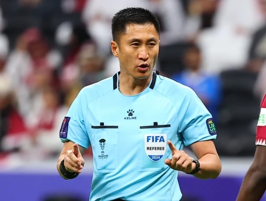 2022 카타르 월드컵에 이어 2026 북중미 월드컵에서도 주심으로 발탁된 중국 심판 마닝. 연합뉴스