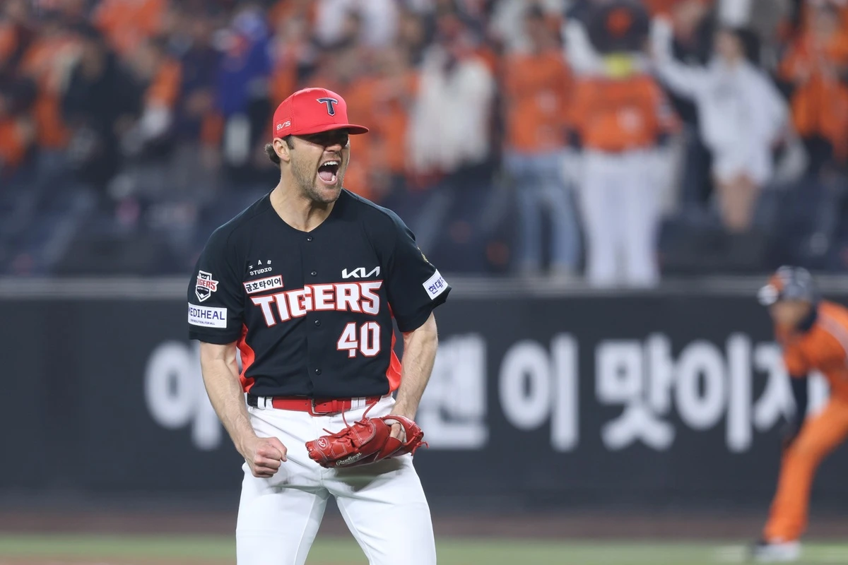 KIA 타이거즈가 선발 투수 제임스 네일의 퀄리티 스타트 쾌투와 홈런 세 방을 앞세워 한화 이글스와 올 시즌 첫 맞대결 승리를 가져갔다. KIA는 10일 대전 한화생명볼파크에서 2026 신한 SOL뱅크 KBO리그 한화전을 치러 6-5로 승리했다. 2연승을 달린 KIA는 시즌 4승7패, 3연승에 실패한 한화는 시즌 6승5패를 기록했다. 이날 4번타자로 나선 김도영이 홈런을 때렸다. 친정팀 원정 경기에서 등판한 김범수가 세이브를 챙겼다.