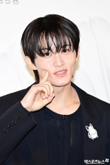 '탈퇴' 마크, NCT 10주년 깜짝 축하…"SNS 안 보는 중, 다시 돌아올 것" [엑's 이슈]