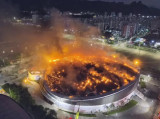 세계가 놀랐다! 올림픽 경기장에 큰 불 '활활'…"지붕 절반 사라졌다" 리우 벨로드롬 대형 화재→8년 새 3번째 사고