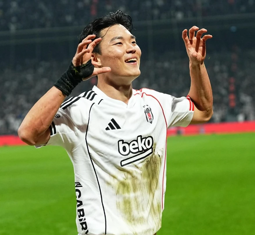 베식타시는 11일(한국시간) 튀르키예 이스탄불의 튀프라쉬 스타디움에서 열린 2025-2026시즌 튀르키예 쉬페르리그 29라운드 안탈리아스포르와의 홈 경기에서 오현규의 멀티골에 힘입어 4-2로 이겼다. 이날 최전방 공격수로 선발 출전한 오현규는 전반 33분과 후반 14분에 득점을 기록해 멀티골을 기록하면서 팀의 승리를 이끌었다. 이날 멀티골로 오현규는 베식타시 입단 후 10경기에서 7골 2도움을 기록했고, 올시즌 공격포인트를 42경기 17골 5도움으로 늘렸다. 베식타시 SNS