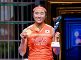 "안세영, 세계 최초 여자단식 6관왕 '커리어슬램 신화' 썼다"…中 왕즈이 꺾고 아시아선수권 금메달→BWF "마지막 관문 정복"