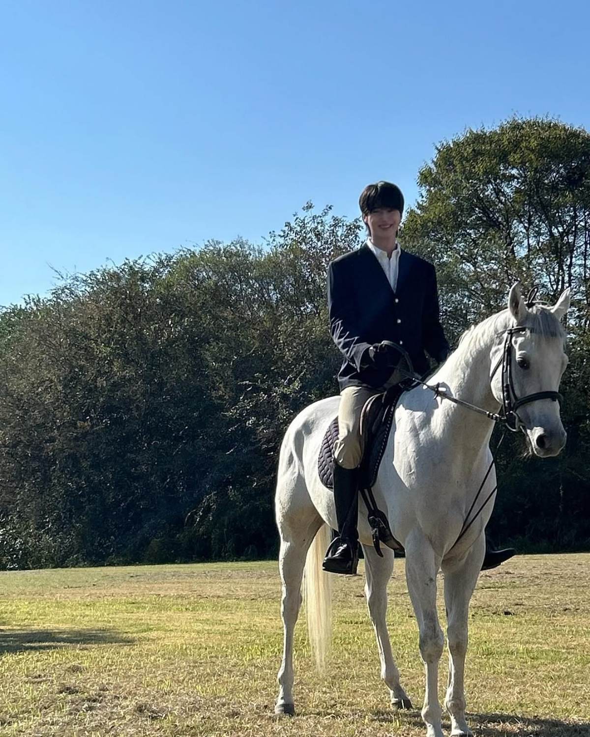 Photo = IU Instagram / 'The Grand Lady of the 21st Century' Byun Woo-seok