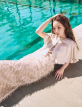 박민영, 이게 B컷?…태국 30도 더위 견디고 과감한 매력 발산