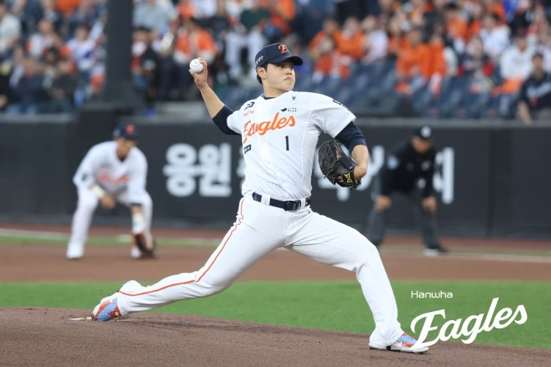 한화 이글스 우완 문동주가 14일 대전 한화생명 볼파크에서 열린 2026 신한 SOL KBO리그 삼성 라이온즈와의 팀 간 1차전에 선발등판, 5이닝 무실점으로 호투했다. 사진 한화 이글스