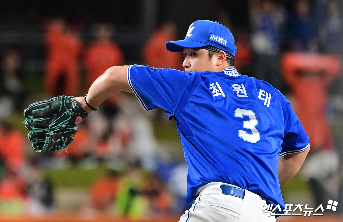 박진만 감독이 이끄는 삼성 라이온즈가 경기 초반 5-0의 열세를 뒤집고 파죽의 4연승을 질주했다. KBO리그 역대 정규시즌 한 경기 최다 4사구 신기록도 수립했다. 삼성은 14일 대전 한화생명 볼파크에서 열린 2026 신한 SOL KBO리그 한화 이글스와의 팀 간 1차전에서 6-5로 이기고 최근 4연승을 달렸다. 삼성은 선발투수 최원태(사진)가 4⅔이닝 8피안타 3볼넷 2탈삼진 4실점으로 난조를 보였지만, 불펜진이 추가 실점을 최소화 하면서 역전승의 발판을 놨다. 한화는 7~9회에 6실점하면서 믿을 수 없는 패배를 당했다. 최근 4연패 늪에 빠졌다. 엑스포츠뉴스 DB