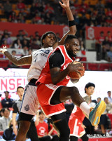 워니 '악착같이 리바운드'[포토]