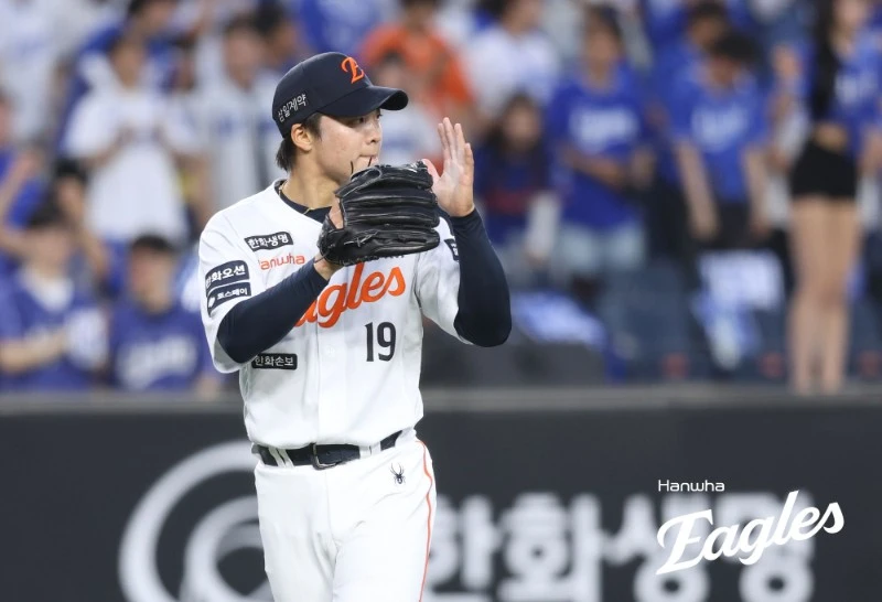 한화 이글스 대만 출신 좌완 왕옌청이 16일 대전 한화생명 볼파크에서 열린 2026 신한 SOL KBO리그 삼성 라이온즈와의 팀 간 3차전에 선발등판, 5이닝 3실점(비자책)으로 패전투수가 됐다. 사진 한화 이글스