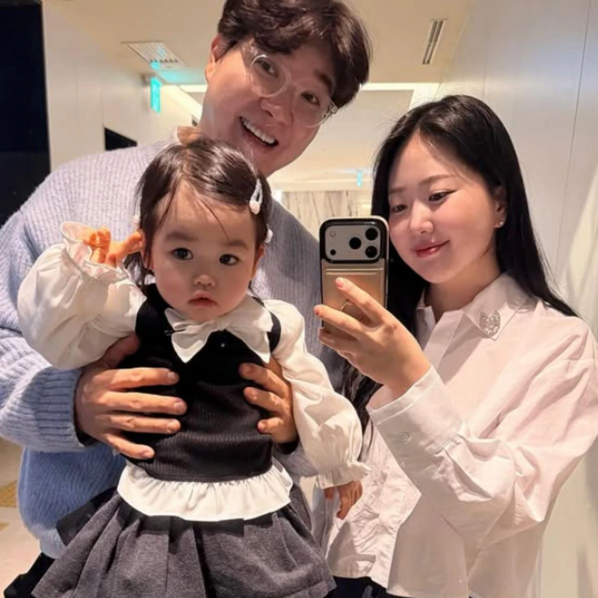 박수홍, 김다예, 재이 가족사진