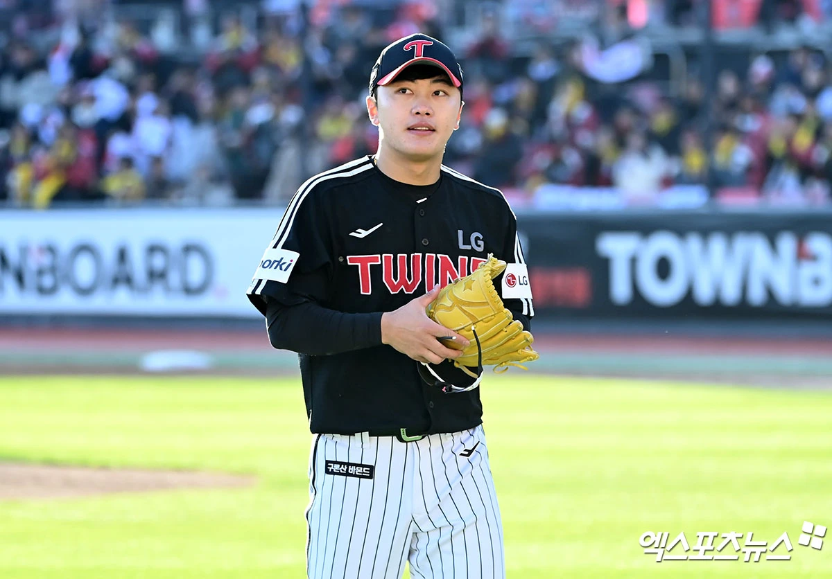 현재 사회복무요원으로 복무 중인 김윤식이 오는 21일 소집해제와 동시에 1군 엔트리에 등록될 전망이다. 엑스포츠뉴스 DB