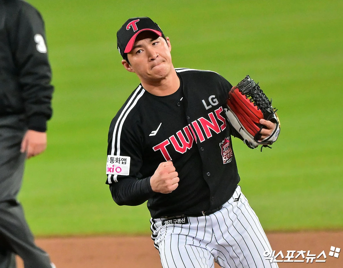 LG 트윈스 베테랑 야수 오지환이 16일 잠실 롯데 자이언츠전에 선발 출전하며 KBO리그 역대 23번째로 2000경기 출장 기록을 달성했다. 엑스포츠뉴스 DB