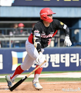 이호연 ‘초구를 노려 안타’[포토]