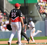 한재승 ‘등판과 동시에 피홈런’[포토]