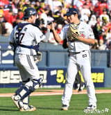 윤준호-김택연 ‘이겼다’[포토]