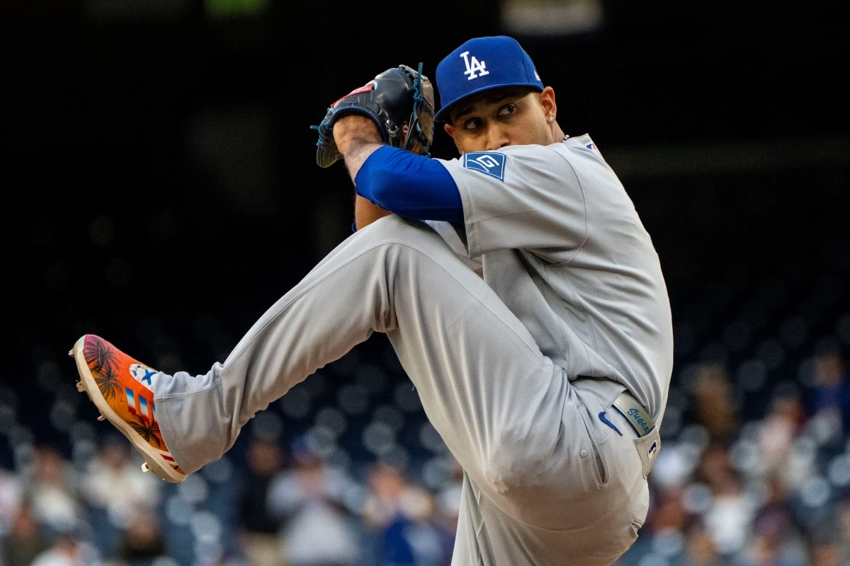 LA 다저스의 뒷문을 책임지던 우완투수 에드윈 디아즈가 전열에서 이탈했다. 다저스는 21일 디아즈를 오른쪽 팔꿈치 내 유리체 문제로 부상자 명단에 올렸으며, 이에 따라 좌완투수 제이크 에더를 콜업했다. 연합뉴스