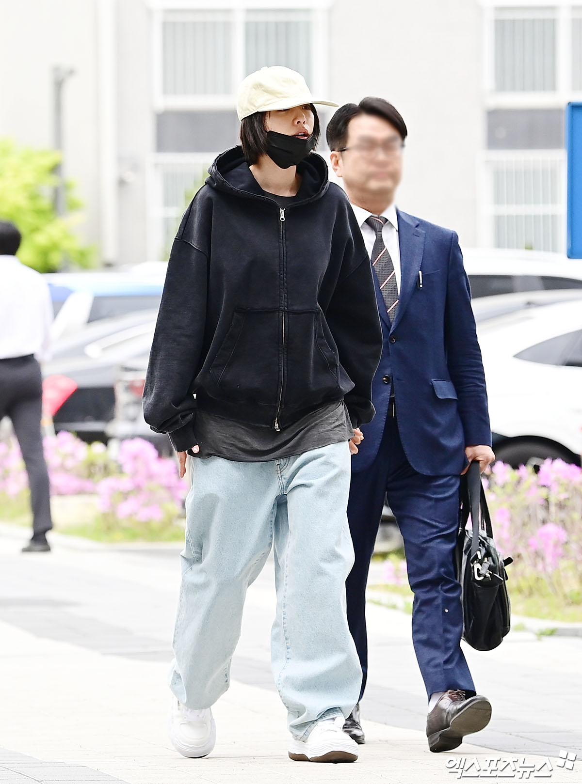 Nana attending the trial for the robbery incident