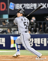 문현빈 ‘추격하는 1타점 3루타’[포토]