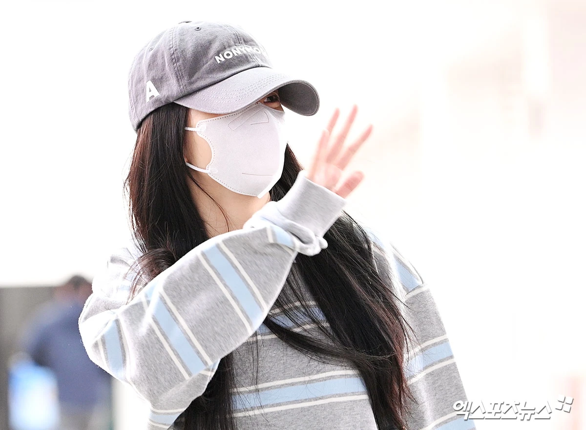 블링크에게 다정한게 손짓