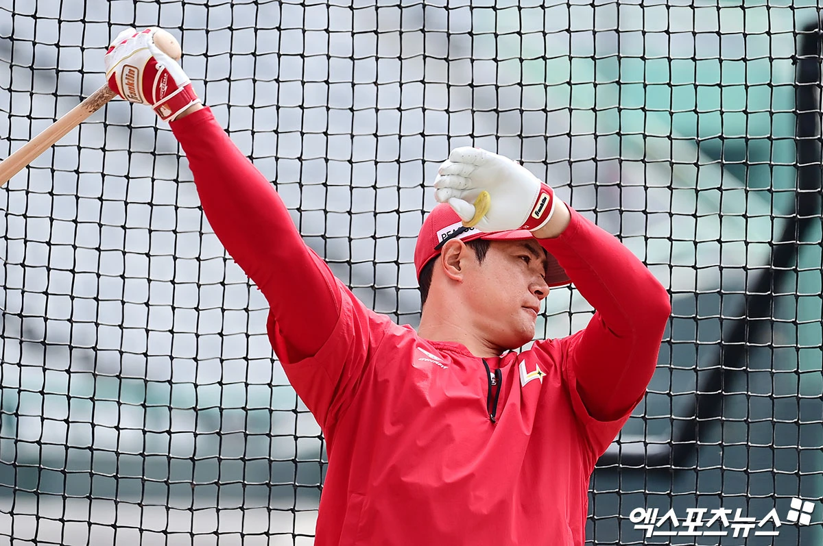 2026시즌 개막 후 타격 슬럼프에 빠진 SSG 랜더스 김재환. 지난 21일 대구 삼성 라이온즈전까지 1할대 타율에 머무르고 있다. 사진 엑스포츠뉴스 DB