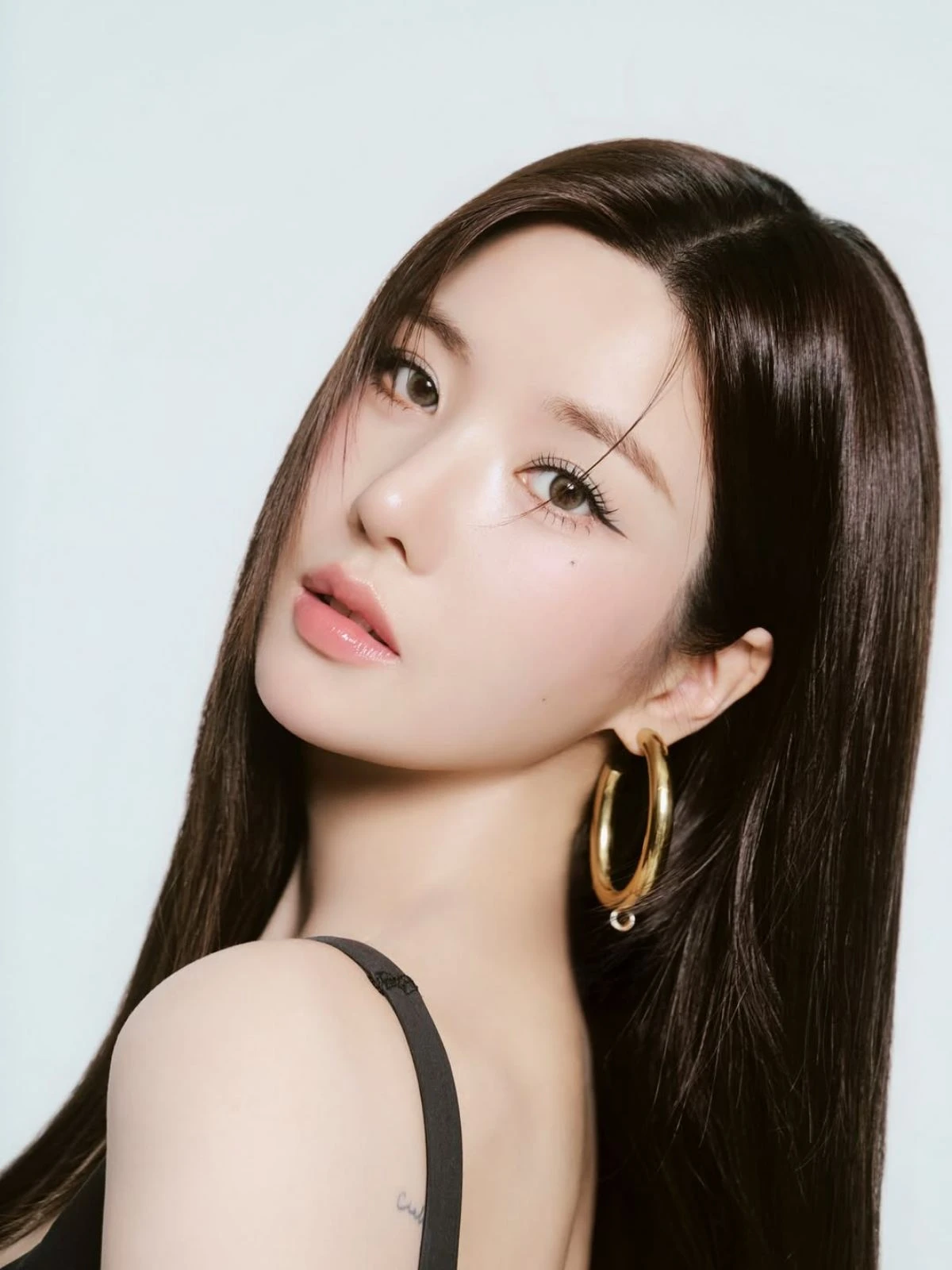 권은비, 22일 RBW와 전속계약